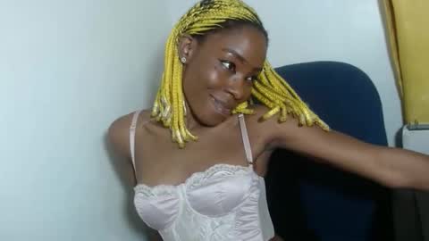 Snapshot of spicyshante chatting on 12-19-25, 02:35 Shante online show from 12-19-25, 02:35