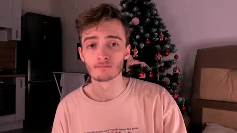 Snapshot of spider___man chatting on 12-20-25, 05:42 Spidey online show from 12-20-25, 05:42