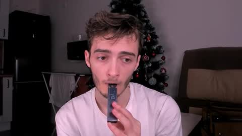 Snapshot of spider___man chatting on 12-21-25, 05:31 Spidey online show from 12-21-25, 05:31