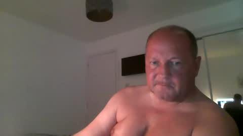 Snapshot of spidey1051a chatting on 05-05-26, 01:52 spidey1051a online show from 05-05-26, 01:52