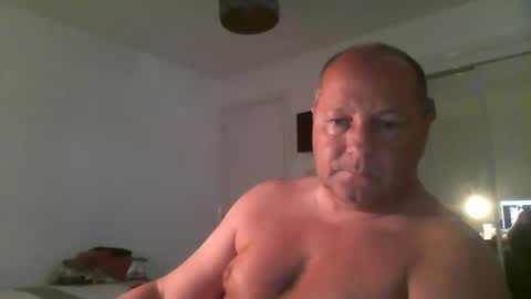 Snapshot of spidey1051a chatting on 05-17-26, 09:28 spidey1051a online show from 05-17-26, 09:28