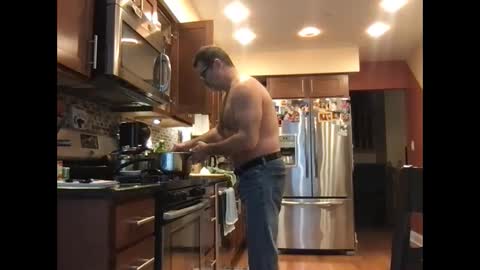 Snapshot of spike69old chatting on 01-06-25, 05:59 spike69old online show from 01-06-25, 05:59