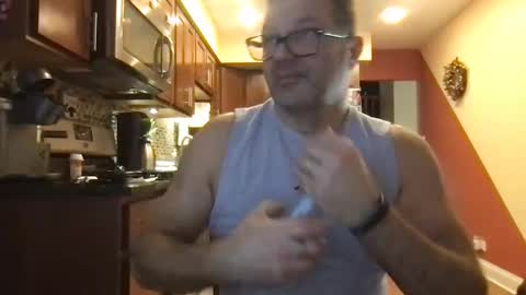 Snapshot of spike69old chatting on 01-20-25, 03:39 spike69old online show from 01-20-25, 03:39