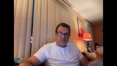 Snapshot of spike69old chatting on 11-21-25, 10:52 spike69old online show from 11-21-25, 10:52