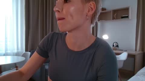 Snapshot of spiklencii chatting on 09-20-25, 12:50 Elizabeth online show from 09-20-25, 12:50