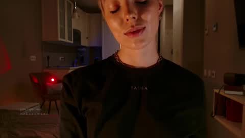 Snapshot of spiklencii chatting on 11-10-25, 02:38 Elizabeth online show from 11-10-25, 02:38