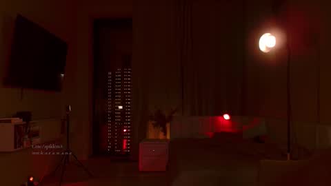 Snapshot of spiklencii chatting on 12-18-25, 05:19 Elizabeth online show from 12-18-25, 05:19