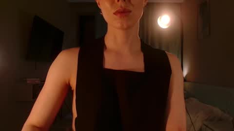 Elizabeth online show from 03-18-26, 05:27