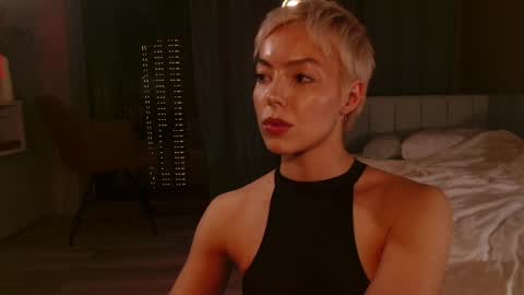 Elizabeth online show from 04-22-26, 05:25