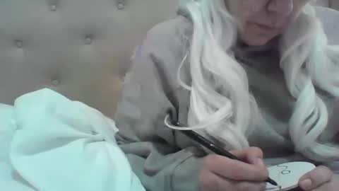 Snapshot of spinnerbitch chatting on 01-30-25, 08:43 Vanessa Spade online show from 01-30-25, 08:43