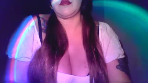 Snapshot of spinnerbitch chatting on 09-09-25, 08:14 Vanessa Spade online show from 09-09-25, 08:14