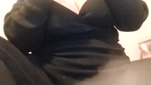 Snapshot of spinnerbitch chatting on 10-02-25, 10:33 Vanessa Spade online show from 10-02-25, 10:33