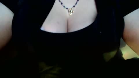 Snapshot of spinnerbitch chatting on 01-14-26, 01:39 Vanessa Spade online show from 01-14-26, 01:39