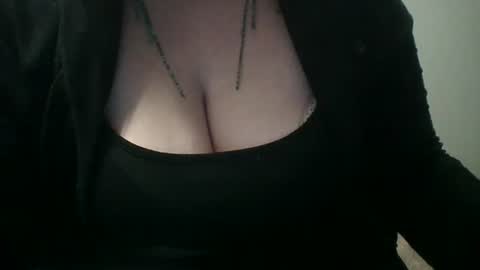 Snapshot of spinnerbitch chatting on 06-24-26, 08:57 Vanessa Spade online show from 06-24-26, 08:57