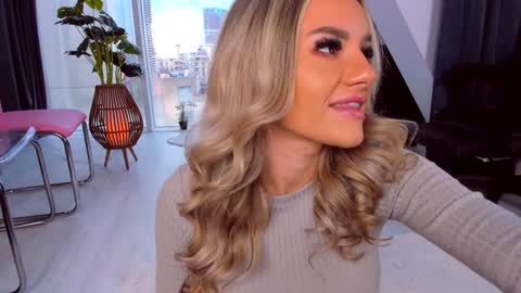 Anna online show from 12-20-24, 01:11