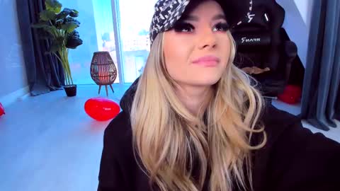 Anna online show from 03-05-25, 11:49