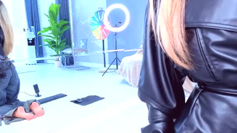 Anna online show from 04-06-26, 09:54