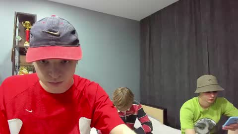 Snapshot of sponge_bob_spencer chatting on 07-05-26, 09:33 Boris Fedya Kolya online show from 07-05-26, 09:33