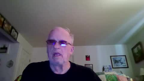Snapshot of spongebobpineapple70 chatting on 05-18-26, 12:11 spongebobpineapple70 online show from 05-18-26, 12:11