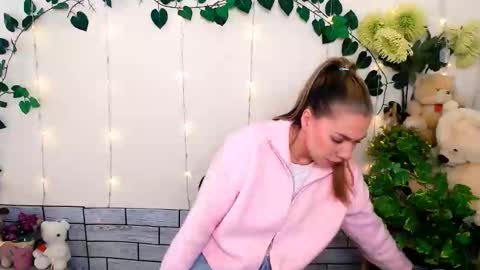 Snapshot of sport_tall_karina chatting on 03-11-26, 08:31 Karina online show from 03-11-26, 08:31