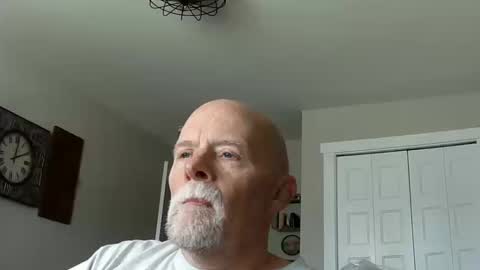 Snapshot of sportfish chatting on 10-18-25, 09:04 sportfish online show from 10-18-25, 09:04