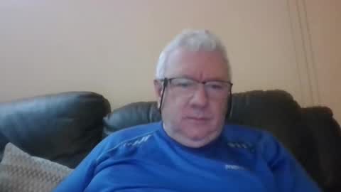 Snapshot of springtine chatting on 05-16-26, 01:02 springtine online show from 05-16-26, 01:02