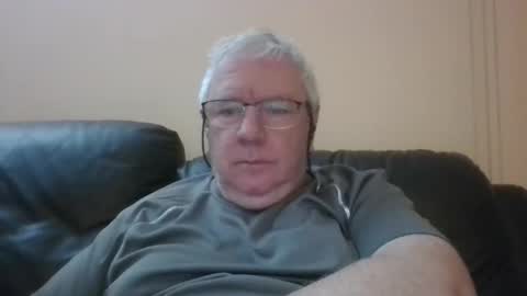 Snapshot of springtine chatting on 05-30-26, 11:46 springtine online show from 05-30-26, 11:46