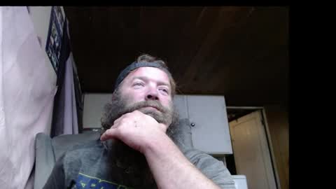 Snapshot of squegly chatting on 05-02-26, 12:43 Bryan online show from 05-02-26, 12:43