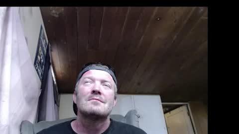 Snapshot of squegly chatting on 05-09-26, 05:51 Bryan online show from 05-09-26, 05:51