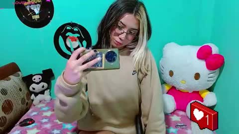 Snapshot of squirt_charlotte chatting on 12-10-24, 05:17 HELLO WELCOME MY NAME IS CHARLOTTE OY A NEW GIRL online show from 12-10-24, 05:17