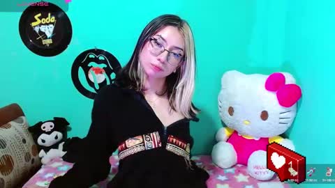 Snapshot of squirt_charlotte chatting on 12-11-24, 11:08 HELLO WELCOME MY NAME IS CHARLOTTE OY A NEW GIRL online show from 12-11-24, 11:08