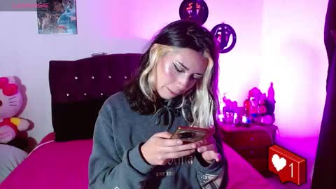Snapshot of squirt_charlotte chatting on 02-25-25, 05:08 HELLO WELCOME MY NAME IS CHARLOTTE OY A NEW GIRL online show from 02-25-25, 05:08