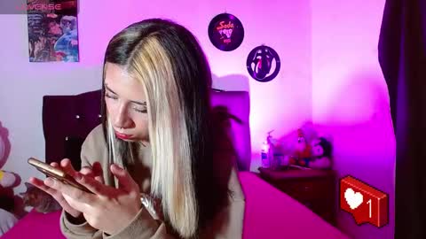 Snapshot of squirt_charlotte chatting on 02-26-25, 04:47 HELLO WELCOME MY NAME IS CHARLOTTE OY A NEW GIRL online show from 02-26-25, 04:47