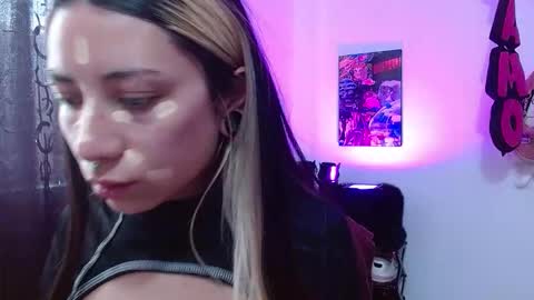 Snapshot of squirt_charlotte chatting on 10-06-25, 08:39 HELLO WELCOME MY NAME IS CHARLOTTE OY A NEW GIRL online show from 10-06-25, 08:39