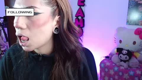 Snapshot of squirt_charlotte chatting on 12-14-25, 04:34 HELLO WELCOME MY NAME IS CHARLOTTE OY A NEW GIRL online show from 12-14-25, 04:34