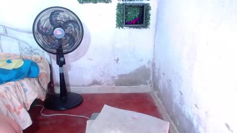 Snapshot of squirt_dirty_anal chatting on 01-15-25, 12:41 valeria online show from 01-15-25, 12:41