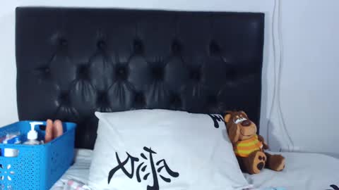 Snapshot of squirtgirl_hot chatting on 01-11-25, 01:48 Amber Vega online show from 01-11-25, 01:48