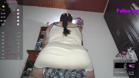 Snapshot of squirtmachinex chatting on 05-17-26, 01:36 Wanda online show from 05-17-26, 01:36