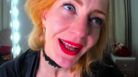 Snapshot of squirtymom chatting on 09-29-25, 11:59 Alisa online show from 09-29-25, 11:59