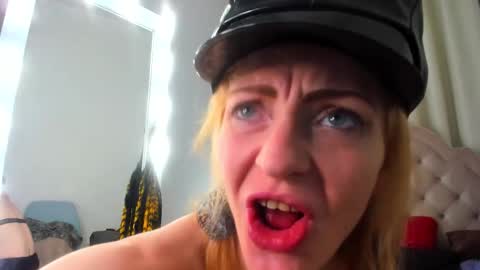 Snapshot of squirtymom chatting on 10-03-25, 01:08 Alisa online show from 10-03-25, 01:08