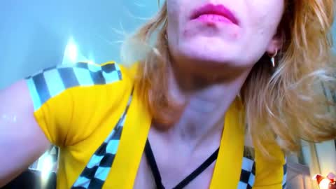 Snapshot of squirtymom chatting on 10-15-25, 11:27 Alisa online show from 10-15-25, 11:27
