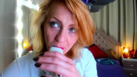Snapshot of squirtymom chatting on 10-17-25, 11:18 Alisa online show from 10-17-25, 11:18