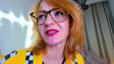 Snapshot of squirtymom chatting on 10-20-25, 02:28 Alisa online show from 10-20-25, 02:28