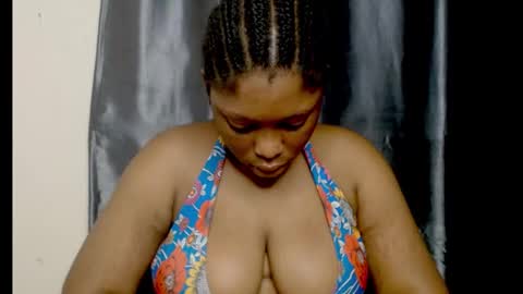 Snapshot of squirtyqueenxx chatting on 09-28-25, 01:22 gold online show from 09-28-25, 01:22