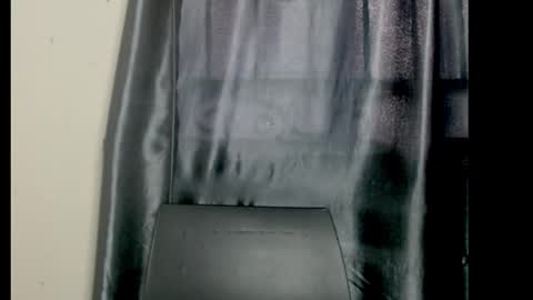 Snapshot of squirtyqueenxx chatting on 10-10-25, 10:47 gold online show from 10-10-25, 10:47
