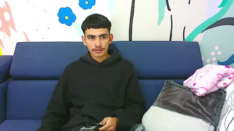 Snapshot of srcejotas chatting on 12-31-24, 04:04 sorry mom online show from 12-31-24, 04:04