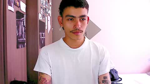 Snapshot of srcejotas chatting on 01-15-25, 05:47 sorry mom online show from 01-15-25, 05:47