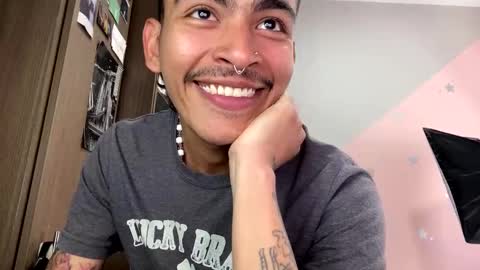 Snapshot of srcejotas chatting on 01-16-25, 04:28 sorry mom online show from 01-16-25, 04:28