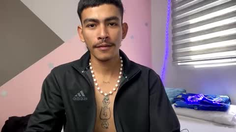 Snapshot of srcejotas chatting on 01-18-25, 04:42 sorry mom online show from 01-18-25, 04:42