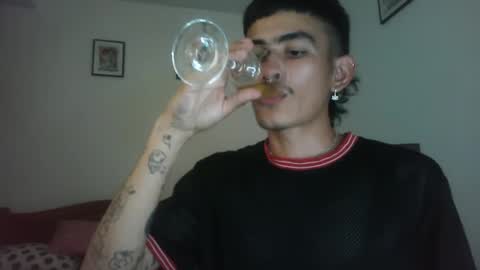 Snapshot of srcejotas chatting on 02-19-25, 08:20 sorry mom online show from 02-19-25, 08:20